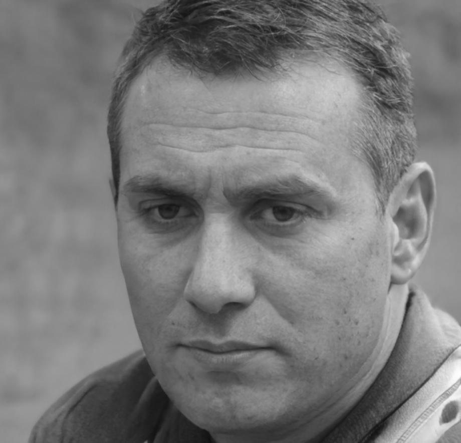 Miguel Rodríguez, Consultor Financiero